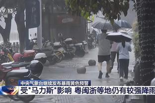 记者：阿森纳在和埃弗顿谈判阿马杜-奥纳纳，球员想加盟枪手